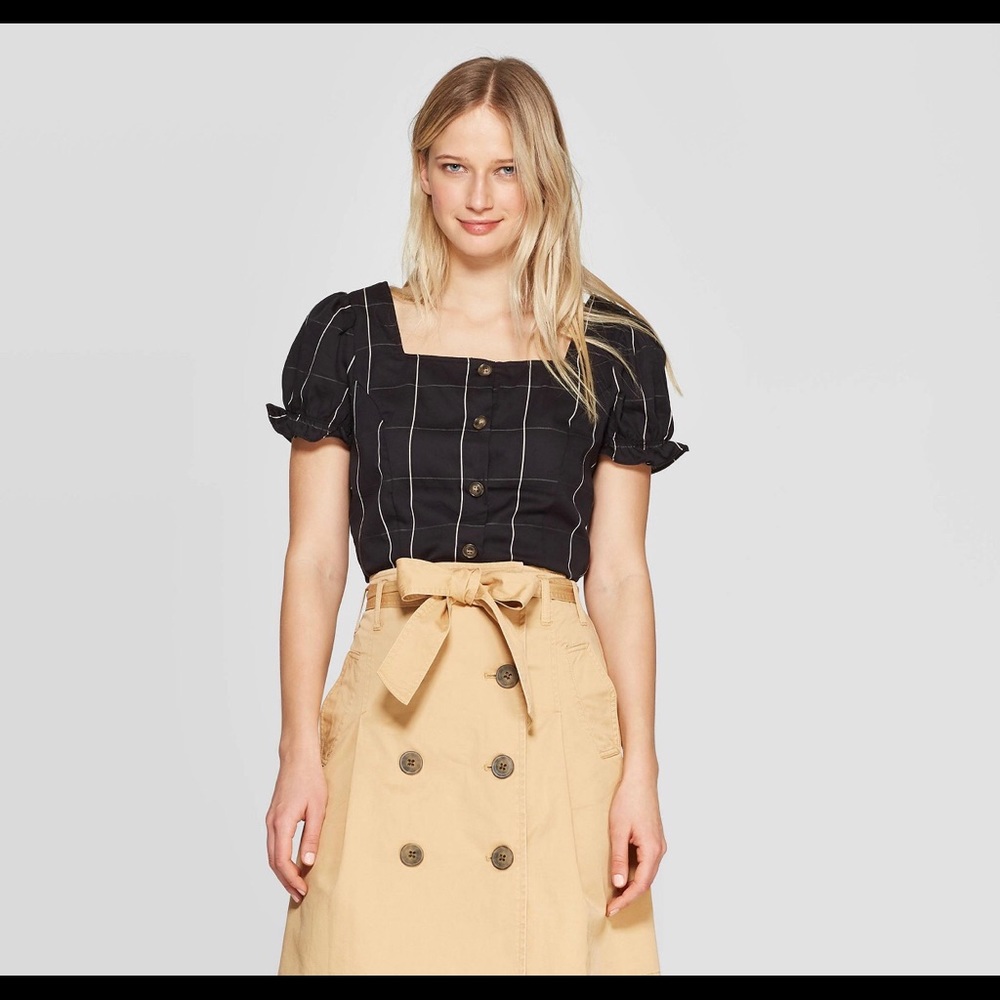 NEW gingham short puff button front top